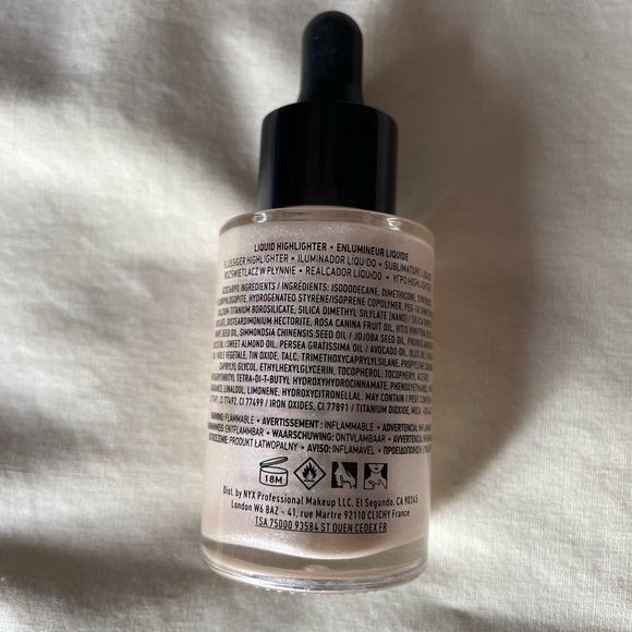 NYX California Beamin’ Liquid Highlighter, Pearl Necklace - Picture 6 of 9